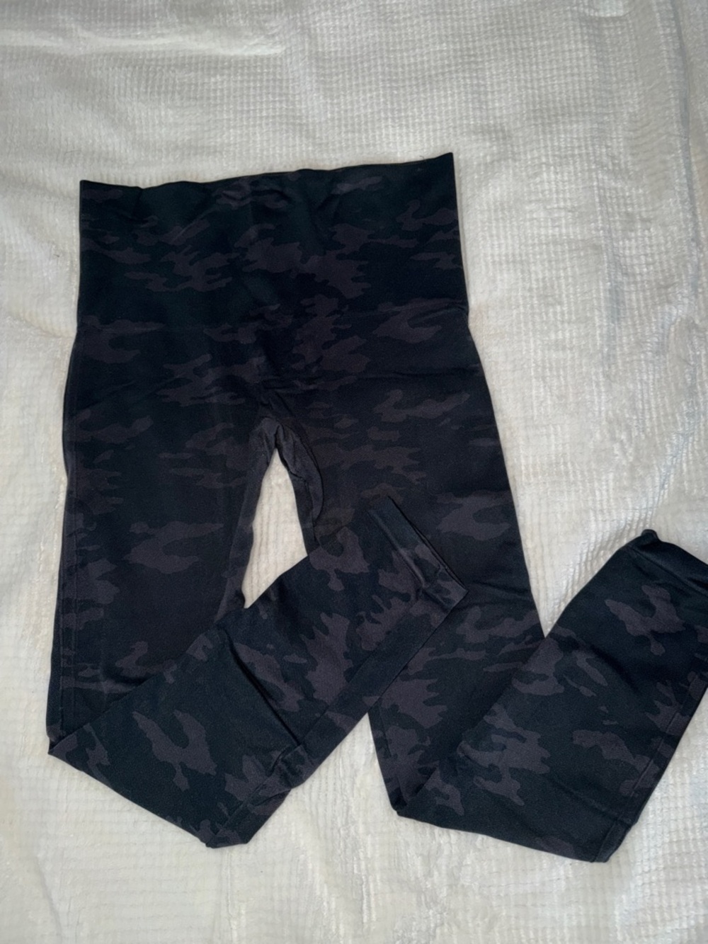 SPANX green/gray Camo control top high Waist Leggings XL